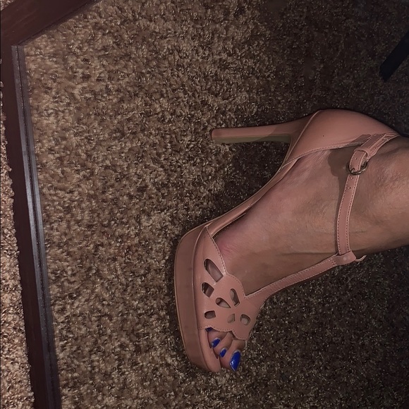 Anne Klein heels ( Soft pink) - Picture 2 of 4